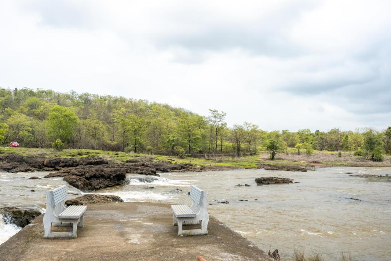 Saffronstays Siesta By The River Murbād Exteriér fotografie